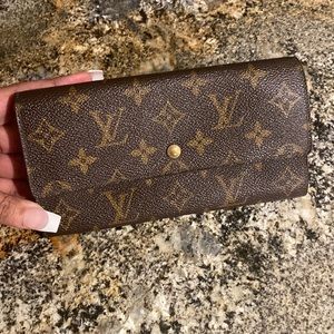 Louis Vuitton Monogram Portefeiulle Sarah Long Bifold Wallet / 8906 AN